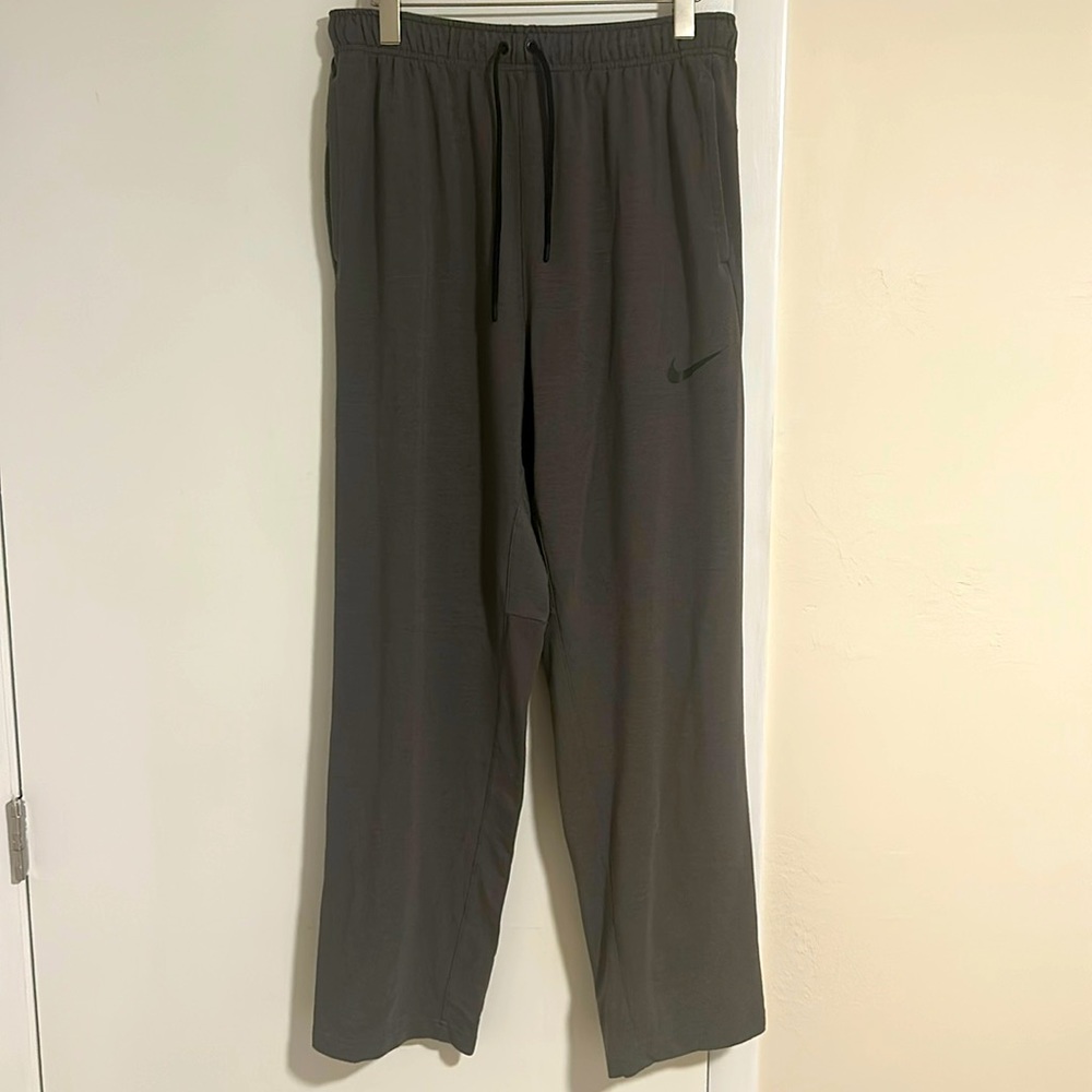 Nike Gray Sweatpants Dri-Fit Size Men’s Large Used
